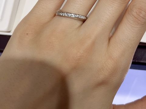 【俄(にわか)の口コミ】 綺羅の太いタイプは、歳を重ねても似合いそうなシンプルだけど華やかな指…