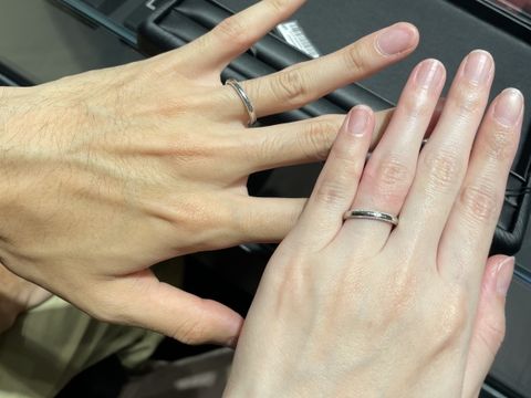 【エクセルコダイヤモンド(EXELCO DIAMOND)の口コミ】 ミルグレインデザインに興味があったため、ミル打ちの指輪の種類を複数見…