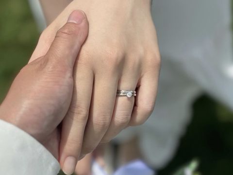 【アイプリモ(I-PRIMO)の口コミ】 ダイヤを支える部分のデザインが横から見るとおしゃれで、光が入りやすく…