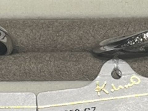 【ケイウノ ブライダル(K.UNO BRIDAL)の口コミ】 ウェーブ型の結婚指輪です。大きめのダイヤが入っていて輝き方がとても気…