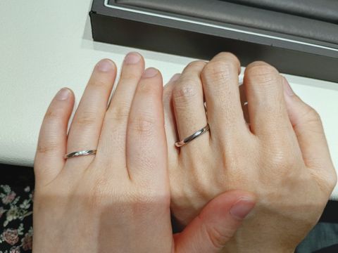 【アイプリモ(I-PRIMO)の口コミ】 ダイヤモンドが3石入っており、きらびやかな雰囲気もちょうど良い。華美す…