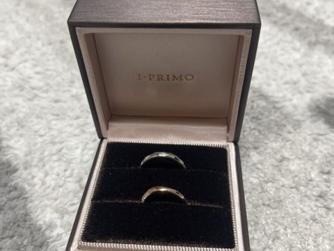 【アイプリモ(I-PRIMO)の口コミ】 男女で別のデザインの指輪を購入しました。
男性側のデザインは凹凸がある…