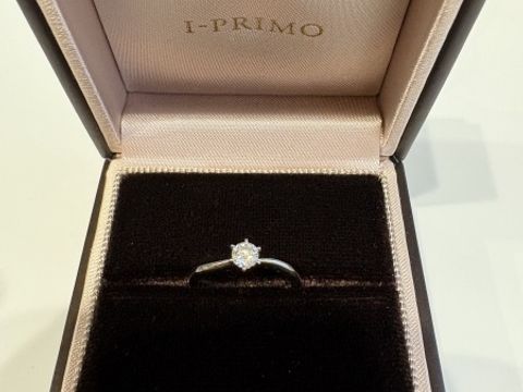 【アイプリモ(I-PRIMO)の口コミ】 ウェーブで着け心地がよかった。
ウェーブの結婚指輪とカチッと密着してし…