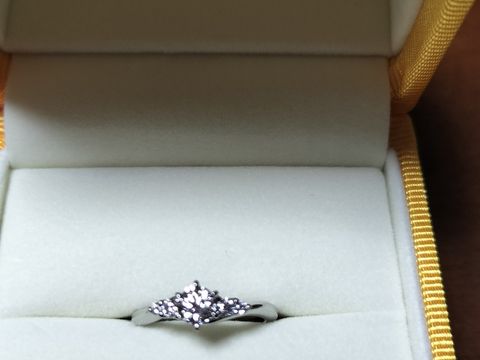 【ケイウノ ブライダル(K.UNO BRIDAL)の口コミ】 種類がとにかく豊富すぎて、デザインを選ぶだけでも、かなりの時間がかか…