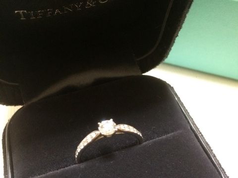 【ティファニー(Tiffany & Co.)の口コミ】 主人と一緒に何度も店舗に足を運びましたが、初回に主人がひとめぼれした…