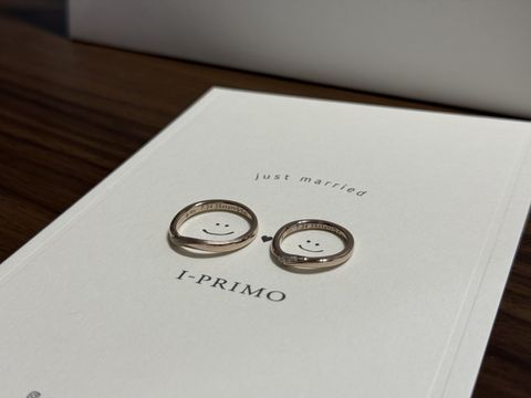 【アイプリモ(I-PRIMO)の口コミ】 ウェーブデザインで指が長く見えてとても綺麗です。
結婚指輪ですと男性は…