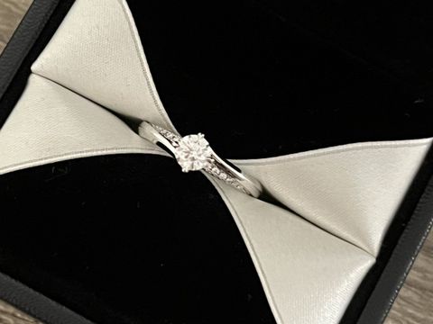 【エクセルコダイヤモンド(EXELCO DIAMOND)の口コミ】 華美すぎるデザインは似合わなかったので、すっきりシンプルかつエレガン…