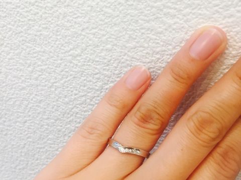 【JEWELRY  KAMATA(ジュエリーかまた)の口コミ】 中心で折り返してあるオシャレなデザイン
逆向デザインにより立体感が強調…