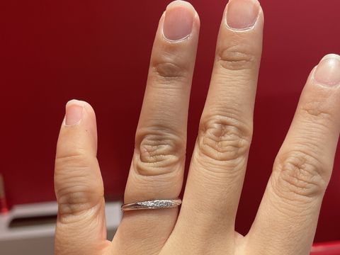 【AFFLUX(アフラックス)の口コミ】 NANAという題名で、ふたりを結ぶ奇跡の天の川をイメージした指輪です。七…