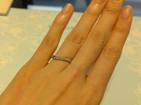 【ヴァンドーム青山(VENDOME AOYAMA)の口コミ】 細身で石ありを探していて、ウェーブの指輪を案内いただきました。おしゃ…
