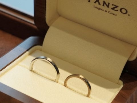 【TANZO.(鍛造指輪)の口コミ】 既存デザインの【沖つ白波】はマッドな面、鏡面、槌目がありキラキラした…