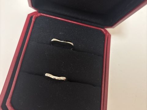 【カルティエ(Cartier)の口コミ】 デザインは、ウェーブがかかっているものにしました。ストレートも可愛か…