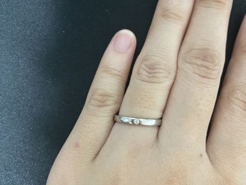 【カルティエ(Cartier)の口コミ】 流行に左右されないシンプルなデザイン。
ポイントになるダイヤがあり、大…