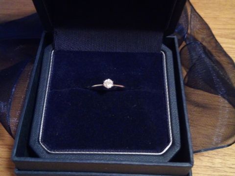 【銀座ダイヤモンドシライシの口コミ】 彼がプロポーズリングとして購入してくれました。
ダイヤモンドシライシの…