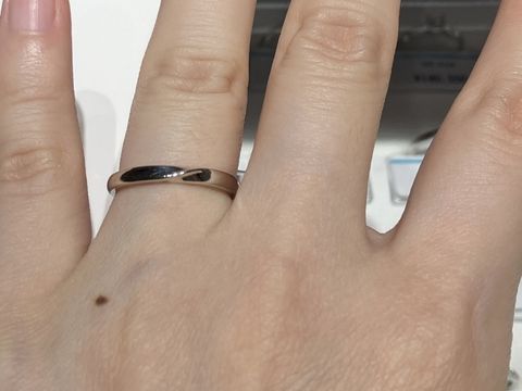 【銀座ダイヤモンドシライシの口コミ】 職場でもつけられるようにできるだけシンプルなものを求めていました。始…