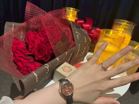 【出雲結(いずもゆい)の口コミ】 まずデザインがシンプルで気に入りました！シンプルながらも一部にピンク…