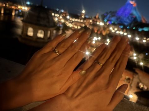 【ケイウノ ブライダル(K.UNO BRIDAL)の口コミ】 ドナルドの足がデザインされていて、個性的で可愛いデザインになっていま…