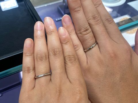 【ティファニー(Tiffany & Co.)の口コミ】 ウェーブデザインで探していたため、ストレートしかないティファニーは果…