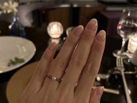 【銀座ダイヤモンドシライシの口コミ】 シンプル・一粒ダイヤ・ダイヤに向かって絞ってある　というデザインの中…
