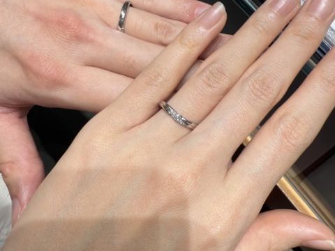 【銀座ダイヤモンドシライシの口コミ】 最初に来店したため自分に似合うデザインを探すために試着しました。プラ…