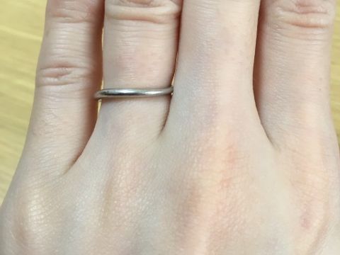 【ケイウノ ブライダル(K.UNO BRIDAL)の口コミ】 私は手が小さく、5号でもちょっと大きいくらいの細い指なので、あまりゴチ…