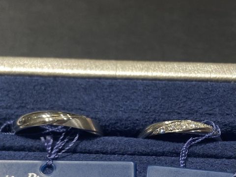 【Something Blue Aither(サムシングブルー・アイテール)の口コミ】 シンプルでデザイン性があり、店舗の中で1番好みに近いものでした。これが…