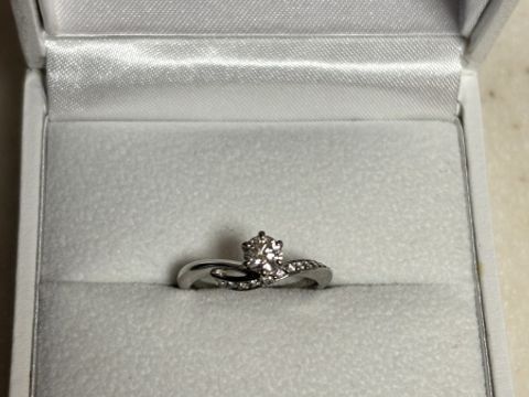 【BIJOUPIKO(ビジュピコ)の口コミ】 アシンメトリーなデザインが他にはあまりなく、個性的でとても気に入って…