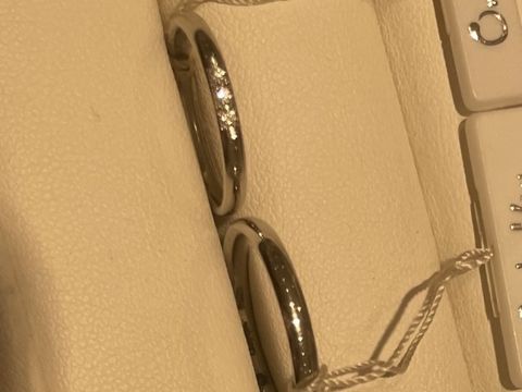 【Only You(オンリーユー)の口コミ】 デザインがシンプルで予算的にもすごくいいなと思いました。また付け心地…