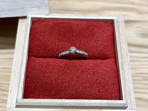 【出雲結(いずもゆい)の口コミ】 婚約指輪は普段使いではなく、特別な時のためを想定して選びました。骨ば…