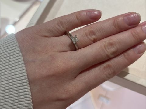 【ティファニー(Tiffany & Co.)の口コミ】 30歳を超えての婚約指輪だったので、少しみんなとは違った婚約指輪にした…