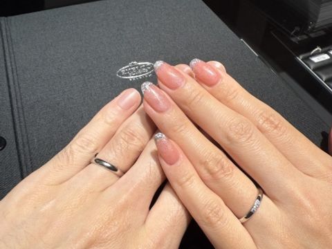 【エクセルコダイヤモンド(EXELCO DIAMOND)の口コミ】 シンプルながらも洗練されたデザインが魅力です。指にしっくりと馴染む着…