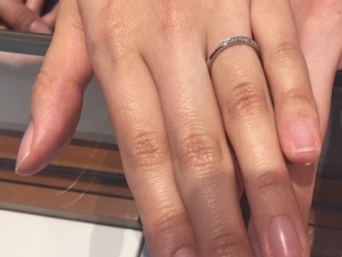 【銀座ダイヤモンドシライシの口コミ】 ラインがまっすぐで細身でダイヤモンドが入っているものを探していたので…