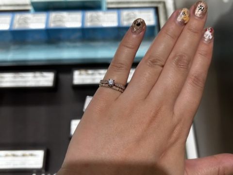 【LUCIE(ルシエ)の口コミ】 婚約指輪と結婚指輪両方探していて、重ね付けしても可愛いデザインがあま…
