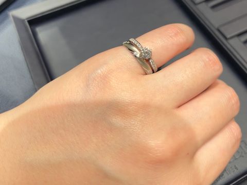 【ROYAL ASSCHER(ロイヤル・アッシャー)の口コミ】 マット加工してあるリングも好きだけど、やはりダイヤモンド…！と…