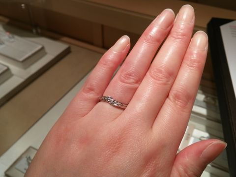 【アイプリモ(I-PRIMO)の口コミ】 彼に選んでもらった指輪です。自分では選ばないようなデザインだったので…