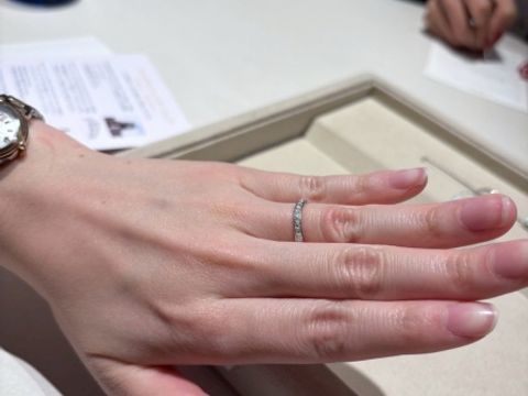 【和光ブライダルブティックギンザの口コミ】 自分の指に馴染み、とてもつけ心地がよい指輪でした。いくつかの指輪を試…