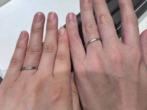【アイプリモ(I-PRIMO)の口コミ】 デザインが気に入りました。
婚約指輪との重ね付けをすることを考えて、重…