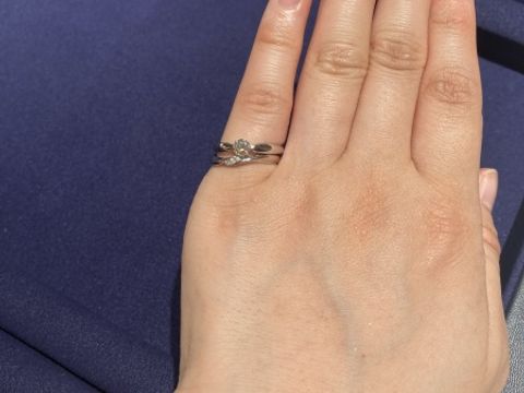 【BIJOUPIKO(ビジュピコ)の口コミ】 指輪1店舗目の訪問だったので
事前にネットで見ずに伺いました。
デザイン…