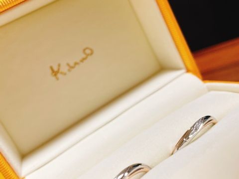 【ケイウノ ブライダル(K.UNO BRIDAL)の口コミ】 2色で作られている指輪が中々ないので、こちらの商品が気に入りました。ま…