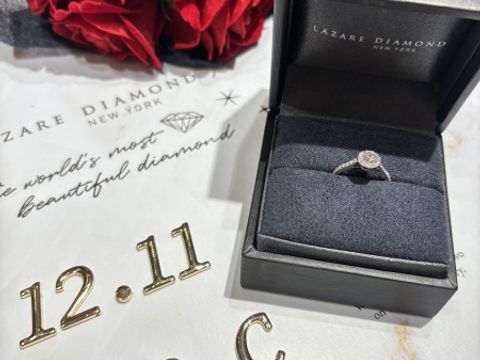 【ラザール ダイヤモンド(LAZARE DIAMOND)の口コミ】 メレダイヤが取り巻きとしてたくさん使用されていますが、そこも含めて全…