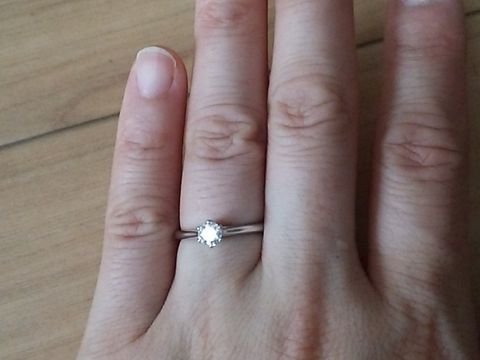 【銀座ダイヤモンドシライシの口コミ】 まず、指輪を試着して付け心地がよかったことが一番です！あと価格とスタ…