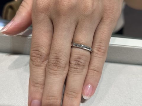 【ブシュロン(BOUCHERON)の口コミ】 人と違ったデザインを探していて、候補に上がっていました。友人もブシュ…
