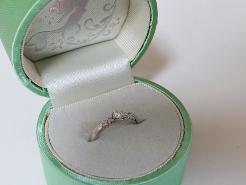 【Disney The Little Mermaid（ディズニー リトル・マーメイド）の口コミ】 華奢なデザインで普段使いしやすいと思います。アリエルにまつわるモチー…