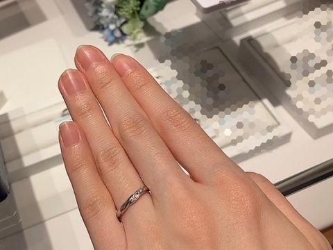 【銀座ダイヤモンドシライシの口コミ】 他にない斬新で個性的でありながら普段使いしやすいデザインだったため。…