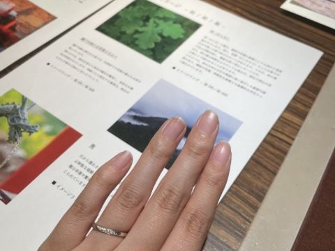 【AMATSU(アマツ)の口コミ】 リングはストレートですが、ダイヤの配置が「宮」は繊細な曲線が美しく、…