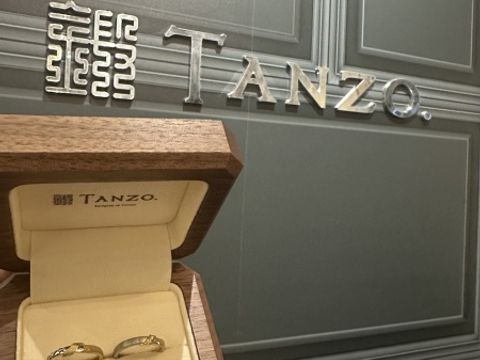 【TANZO.(鍛造指輪)の口コミ】 以前、TANZO梅田店で婚約指輪をフルオーダーして頂き、婚約指輪を元に、婚…