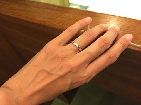 【【閉業】フラー・ジャコー(FURRER-JACOT)の口コミ】 プラチナで、両側からダイヤを挟むようなデザインで、甘さがなくシャープ…