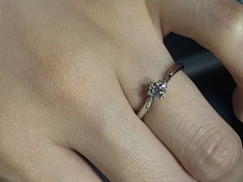 【アイプリモ(I-PRIMO)の口コミ】 フランネルフラワーをモチーフにしたデザインで、キュートさとシンプルさ…