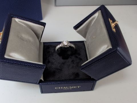 【ショーメ(CHAUMET)の口コミ】 他のブランドにはない優美で独創的なデザインに一目惚れしたのが決め手で…