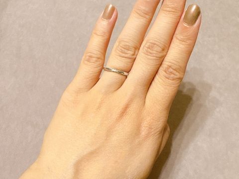 【Love Bond(ラブボンド)の口コミ】 リボンモチーフの婚約指輪をとても気に入ったので、雰囲気が合って重ね付…
